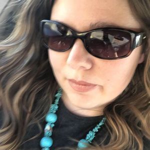 Meet your Posher, Rhiannon